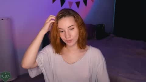little_pretty_woman live room snapshot on Chaturbate