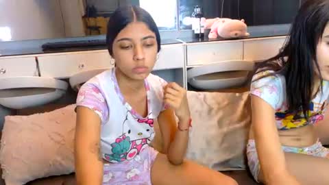 littlejennifer18 captura de la sala en vivo en Chaturbate