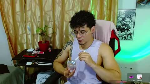 loganandrwz снимок онлайн-комнаты на Chaturbate