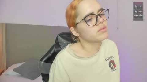 loly_berry Momentaufnahme des Live-Raums auf Chaturbate