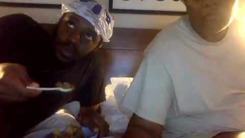 lonshon live room snapshot on Chaturbate