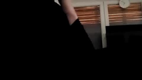 lovehard81 live room snapshot on Chaturbate