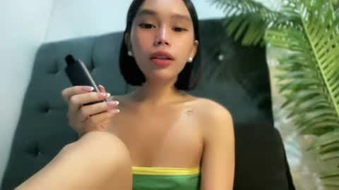 lovely_cittie18 live room snapshot on Chaturbate