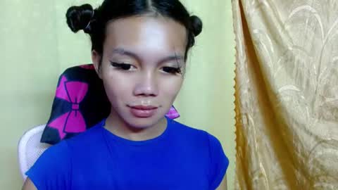 lovely_thea_xoxo live room snapshot on Chaturbate