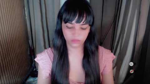 lovelylaiza captura da sala ao vivo na Chaturbate