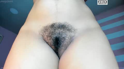 lovequinnn captura da sala ao vivo na Chaturbate