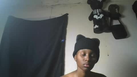lovers_oncam live room snapshot on Chaturbate