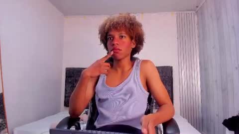 luccas_lowee momentopname van live room op Chaturbate