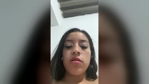 lucia754839 momentopname van live room op Chaturbate
