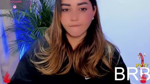 lucia_star_ Momentaufnahme des Live-Raums auf Chaturbate