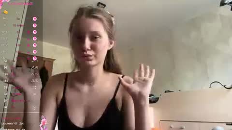 lucindascercy live room snapshot on Chaturbate
