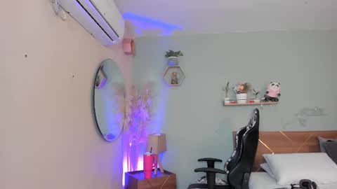 lucy_ferreiraa captura da sala ao vivo na Chaturbate