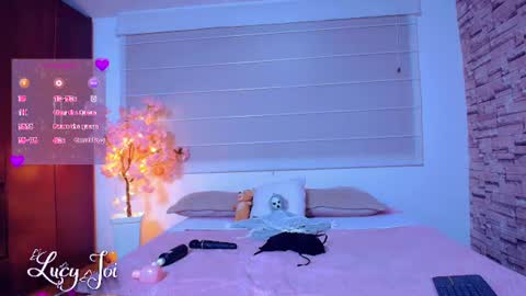 lucy_joi captura de la sala en vivo en Chaturbate