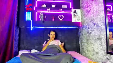 lucy_unlimited captura da sala ao vivo na Chaturbate