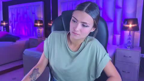 luisajonnes_ снимок онлайн-комнаты на Chaturbate