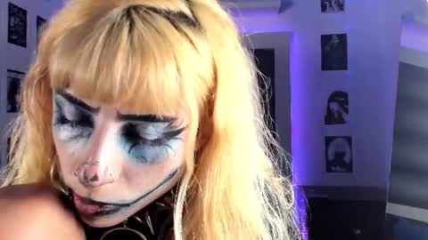 lulu_js_ Momentaufnahme des Live-Raums auf Chaturbate