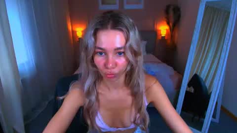 lulualise captura da sala ao vivo na Chaturbate