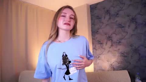 lulubluel captura de la sala en vivo en Chaturbate