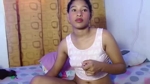 lunaa__velvet live room snapshot on Chaturbate
