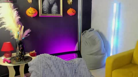 lunasnow1 captura de la sala en vivo en Chaturbate