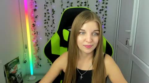 lunnaelara live room snapshot on Chaturbate