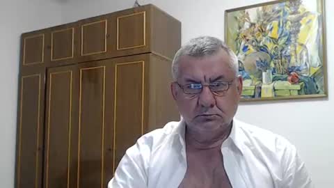 machomale3 live room snapshot on Chaturbate
