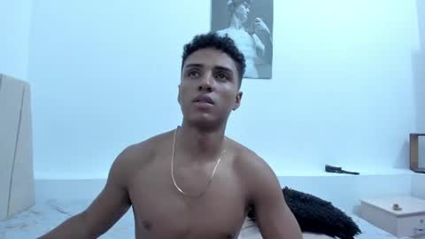 magnusking_ live room snapshot on Chaturbate