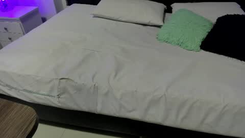 malory_ebony live room snapshot on Chaturbate