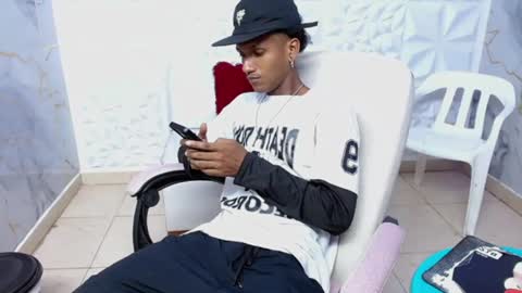 man_san11 live room snapshot on Chaturbate
