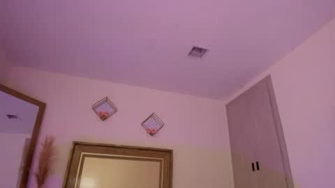 mara_galle momentopname van live room op Chaturbate