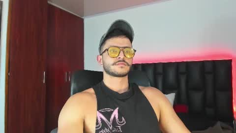 marcus_lafourt live room snapshot on Chaturbate