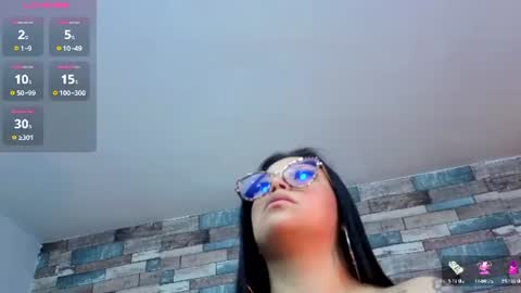 martina_tay momentopname van live room op Chaturbate