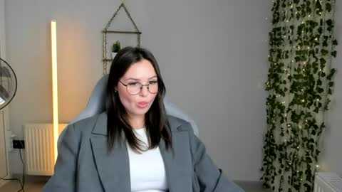 mary_wave_ снимок онлайн-комнаты на Chaturbate