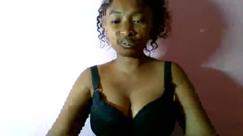 mayalush1 momentopname van live room op Chaturbate