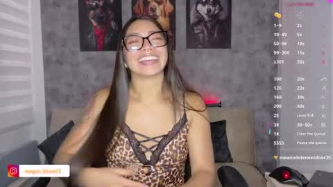 megan_bluee_ captura de la sala en vivo en Chaturbate