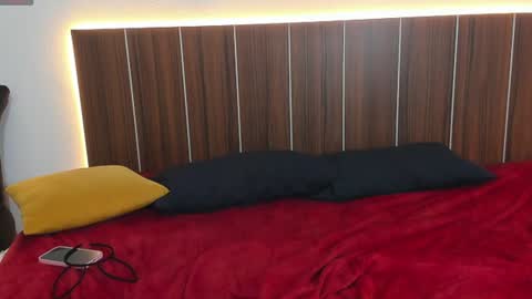 melaniebony captura da sala ao vivo na Chaturbate