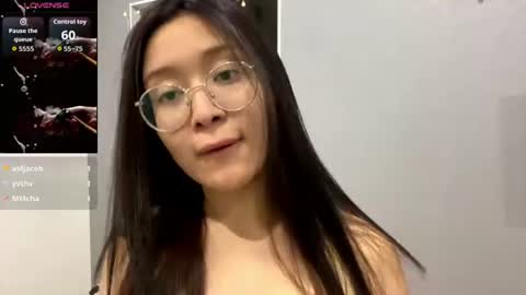metsuki_sutemily Momentaufnahme des Live-Raums auf Chaturbate
