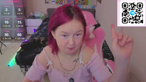 mia_moores captura de la sala en vivo en Chaturbate