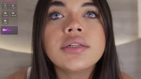 mia_rosalie momentopname van live room op Chaturbate