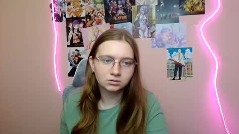 mialoveeu momentopname van live room op Chaturbate