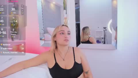 miavegax снимок онлайн-комнаты на Chaturbate