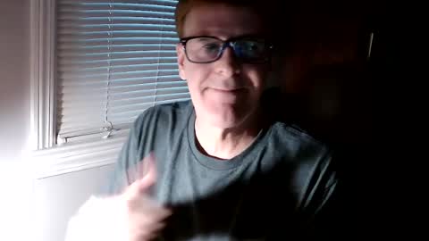 michaeltk04 live room snapshot on Chaturbate
