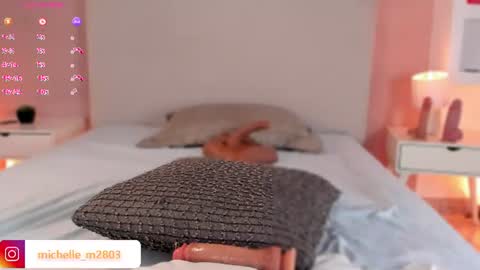 michellemendez_ live room snapshot on Chaturbate