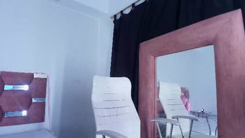 miia_celeste_ Momentaufnahme des Live-Raums auf Chaturbate