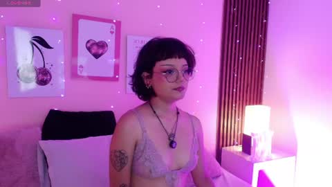 miila_stone captura de la sala en vivo en Chaturbate