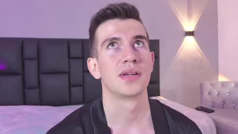 mikaelslow Momentaufnahme des Live-Raums auf Chaturbate