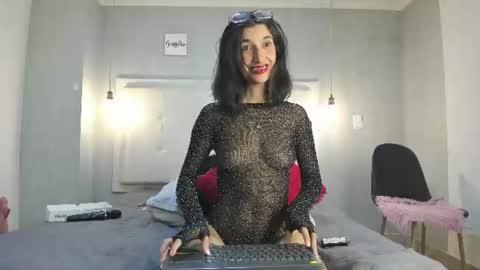 milaa_petite снимок онлайн-комнаты на Chaturbate