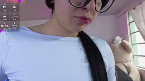 milah_tay live room snapshot on Chaturbate