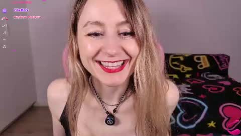 milanacamgirl live room snapshot on Chaturbate