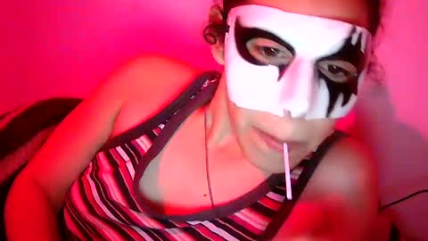 milihottt live room snapshot on Chaturbate